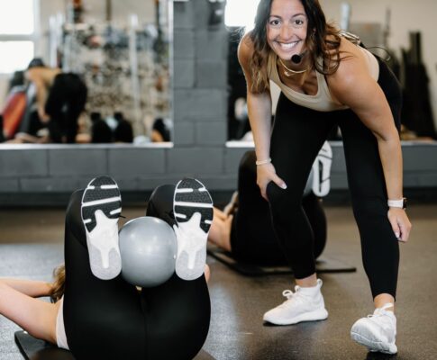 Cara Membentuk Otot Tanpa Gym: Panduan Lengkap Bodyweight Training untuk Hasil Maksimal