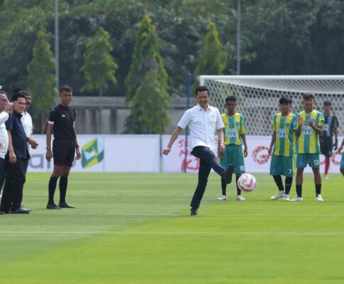 Peserta sedang mengikuti event dan kompetisi training untuk meningkatkan skill profesional dan kerja tim